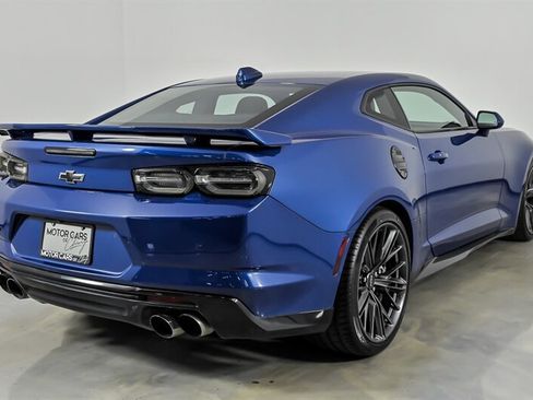 Used 2021 Chevrolet Camaro ZL1 RWD image 9