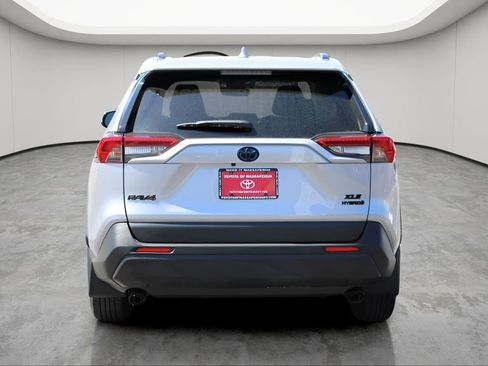 Used 2024 Toyota RAV4 XLE w/ Convenience Package AWD/4WD image 4