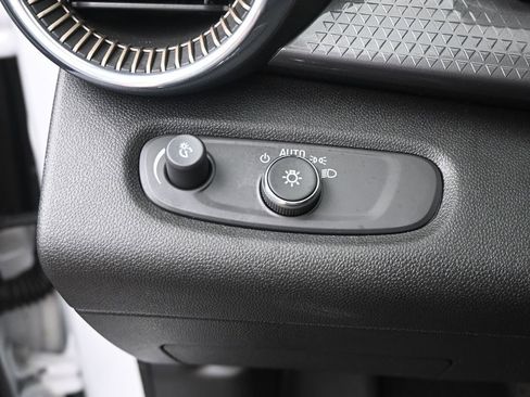 Used 2025 Chevrolet Trax ACTIV w/ Driver Confidence Package image 29