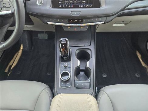 Used 2023 Cadillac XT4 Premium Luxury image 12