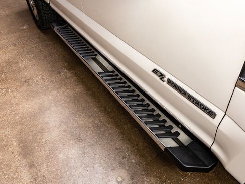 Used 2019 Ford F250 Lariat w/ Lariat Ultimate Package image 12