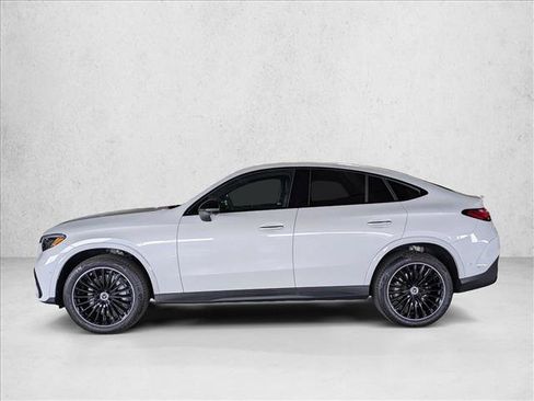 Used 2025 Mercedes-Benz GLC 300 4MATIC image 9