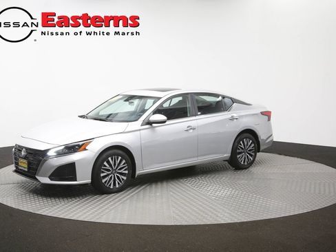 Used 2023 Nissan Altima 2.5 SV w/ SV Premium Package AWD/4WD image 56