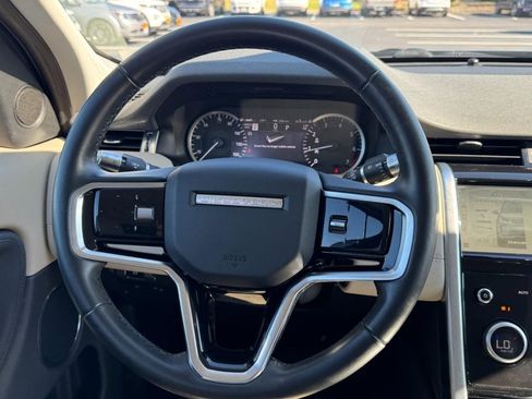 Used 2022 Land Rover Discovery Sport S image 12