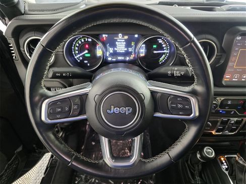 Used 2022 Jeep Wrangler Unlimited Sahara image 17