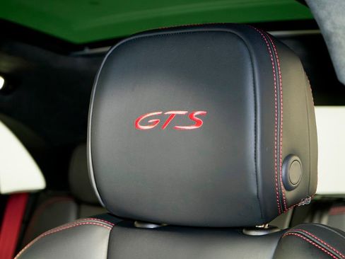 New 2026 Porsche Macan GTS image 19