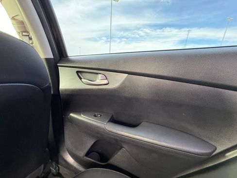 Used 2021 Kia Forte LXS FWD image 16