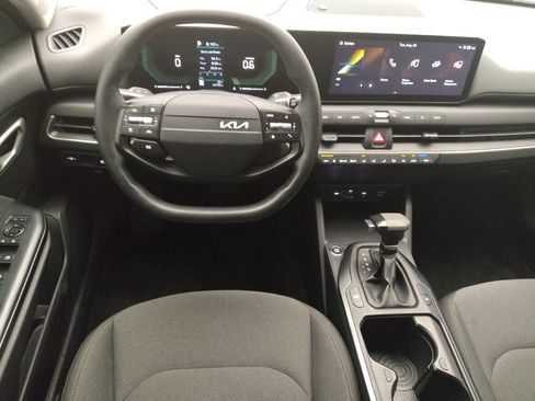 Used 2025 Kia K4 FWD image 22