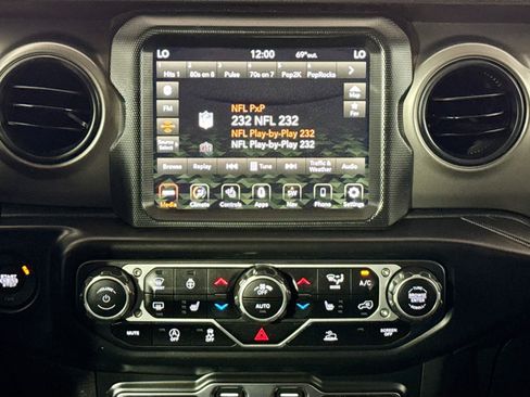 Used 2022 Jeep Wrangler Unlimited Sport AWD/4WD image 23