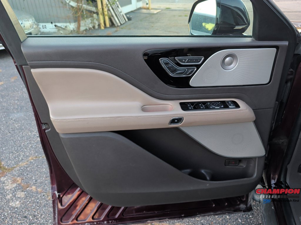 Used 2020 Lincoln Aviator Reserve w/ Equipment Group 201A AWD/4WD image 12