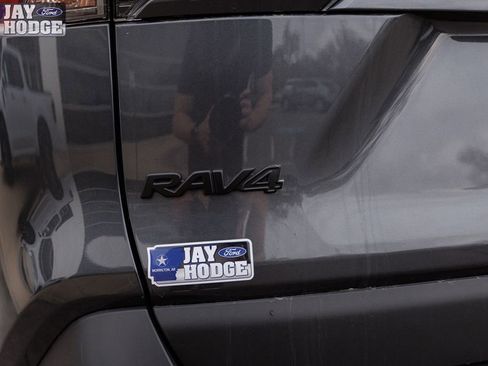 Used 2024 Toyota RAV4 XLE Premium image 9