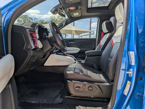 Certified 2023 GMC Canyon AT4X image 9