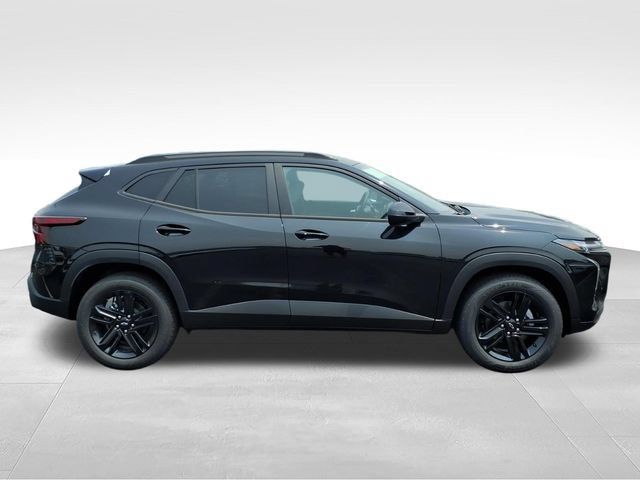 New 2026 Chevrolet Trax ACTIV w/ Sunroof Package FWD image 2