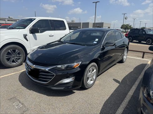 Used 2024 Chevrolet Malibu LS w/ LPO, Floor Liner Package FWD image 2