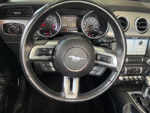 Used 2018 Ford Mustang Premium image 18