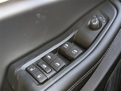 New 2025 Jeep Grand Cherokee L Laredo image 19