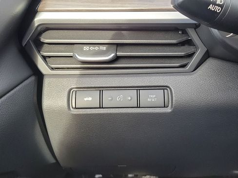 Used 2025 Nissan Altima 2.5 SV FWD image 14