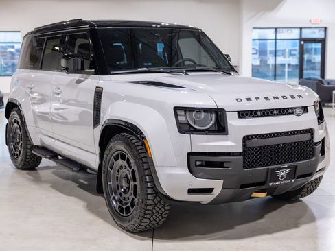 Used 2026 Land Rover Defender 110 OCTA image 10