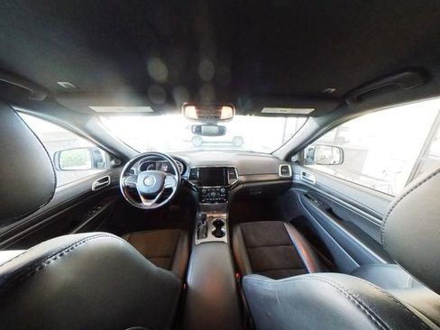 Used 2020 Jeep Grand Cherokee Altitude AWD/4WD image 31