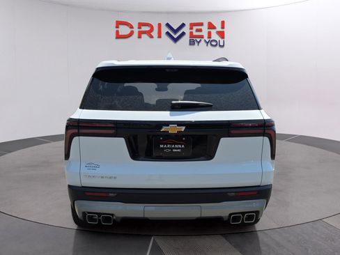 New 2026 Chevrolet Traverse LT w/ Sun and Wheel Package FWD image 4
