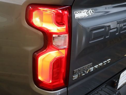 Used 2021 Chevrolet Silverado 1500 Custom AWD/4WD image 18
