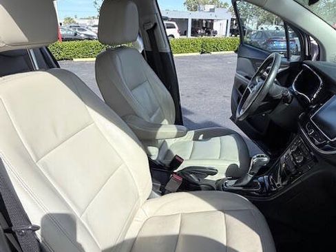 Used 2018 Buick Encore Premium image 14