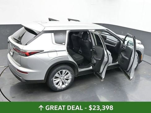 Used 2025 Mitsubishi Outlander ES image 67