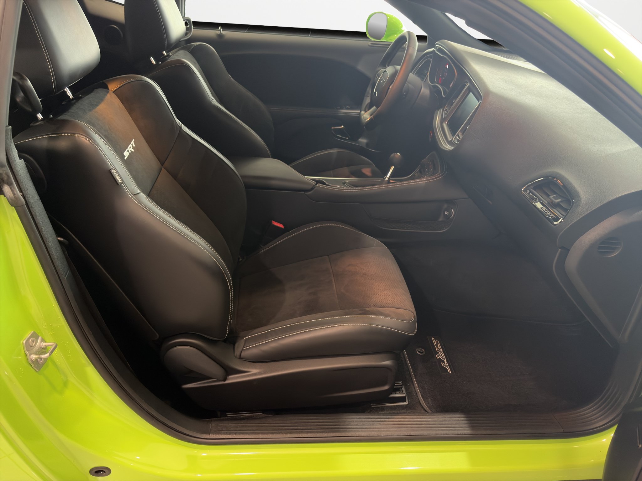 Used 2015 Dodge Challenger SRT Hellcat RWD image 22