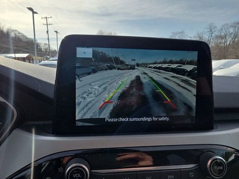 Used 2022 Ford Escape SE w/ Cold Weather Package image 19