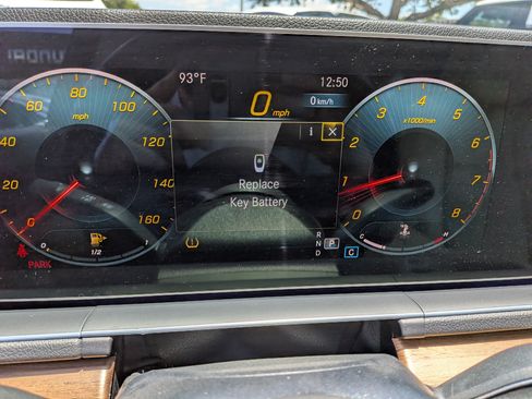 Used 2022 Mercedes-Benz GLE 350 w/ Premium Package image 26