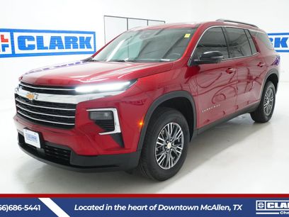 Used 2025 Chevrolet Traverse LT w/ Driver Confidence Package
