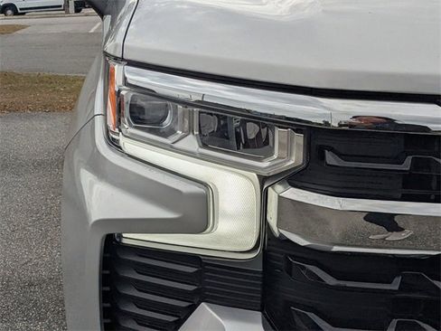 Used 2022 Chevrolet Silverado 1500 LT w/ Safety Package image 9