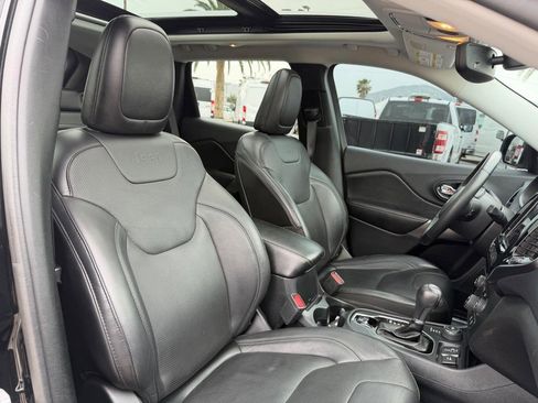 Used 2019 Jeep Cherokee Limited w/ Technology Group image 22