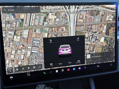 Used 2022 Tesla Model X Plaid image 19