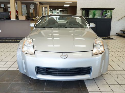 Used 2004 Nissan 350Z Touring RWD image 19