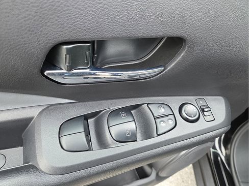 Used 2024 Nissan Kicks SR w/ SR Premium Package image 15