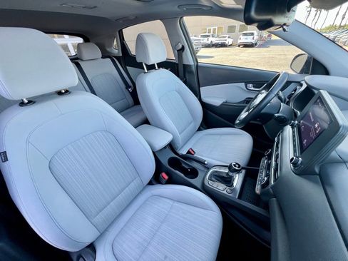 Used 2022 Hyundai Kona SEL w/ Convenience Package FWD image 12