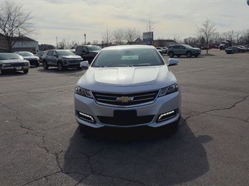 Used 2019 Chevrolet Impala LT w/ LT Convenience Package image 3