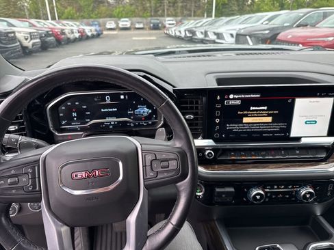Used 2022 GMC Sierra 1500 Elevation w/ Preferred Package AWD/4WD image 9