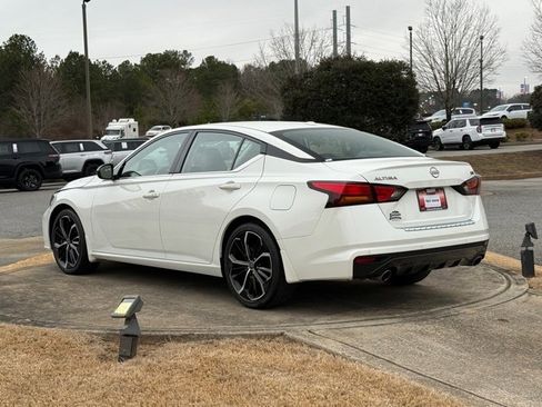 Used 2023 Nissan Altima 2.5 SR w/ SR Premium Package image 5