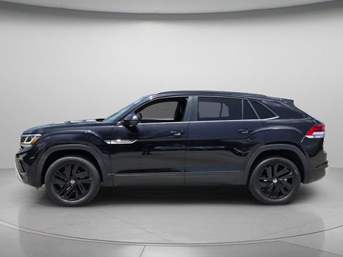 Certified 2022 Volkswagen Atlas Cross Sport SE w/ Black Wheel Package FWD image 3