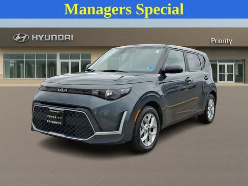 Used 2024 Kia Soul LX w/ Option Group 015 FWD image 1