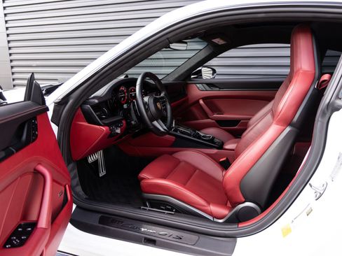 Used 2024 Porsche 911 Carrera GTS RWD image 24