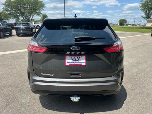 Used 2022 Ford Edge ST-Line w/ Class II Trailer Tow Package AWD/4WD image 6