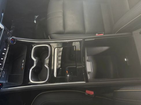 Used 2025 Chevrolet Traverse High Country w/ LPO, Floor Liner Package AWD/4WD image 40