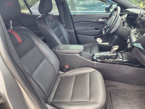 Used 2024 Chevrolet Trax RS w/ Sunroof Package FWD image 8