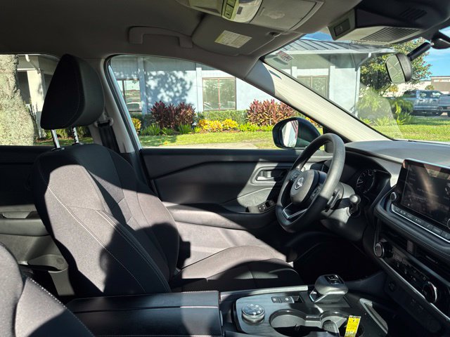 Used 2024 Nissan Rogue S AWD/4WD image 11