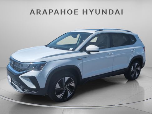 Used 2023 Volkswagen Taos SE w/ Panoramic Sunroof Package AWD/4WD image 1