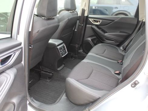 Used 2020 Subaru Forester Premium image 34