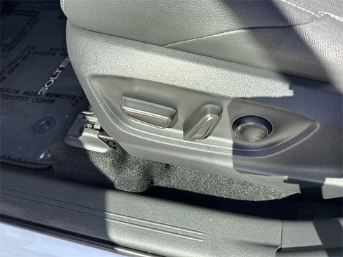 Used 2024 Subaru Solterra Touring image 12